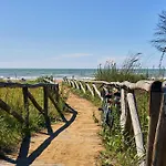 Lejlighed Elegant Seafront In