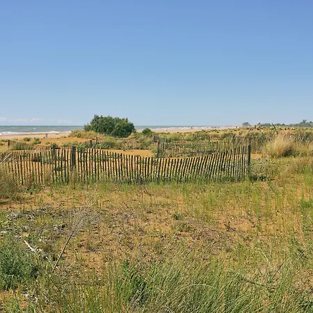 Appartamento Elegant Seafront In *