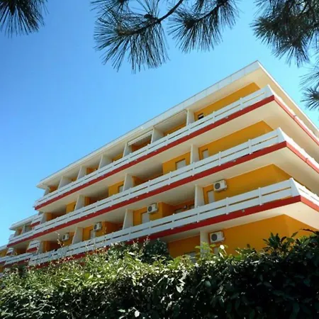 Elegant Seafront In Lejlighed Bibione