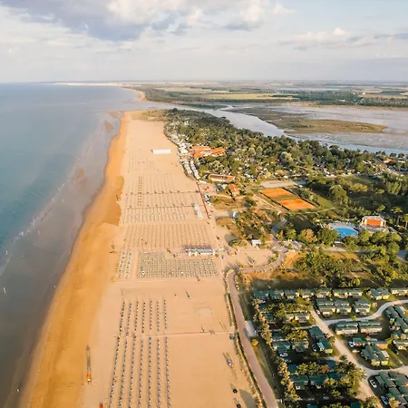 Lejlighed Elegant Seafront In